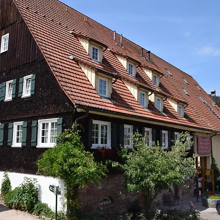 Gutshof-hotel Waldknechtshof 4*