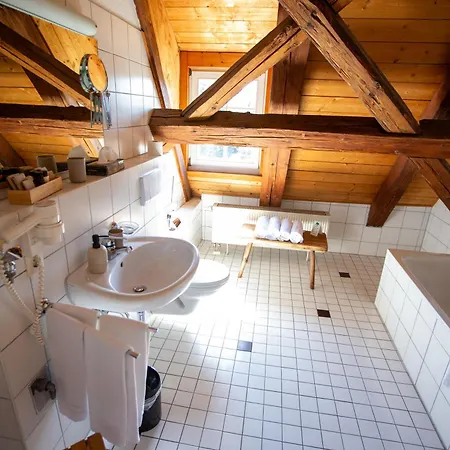 Gutshof-hotel Waldknechtshof فندق 4*