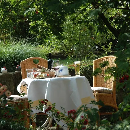 Gutshof-hotel Waldknechtshof بيرسبرون