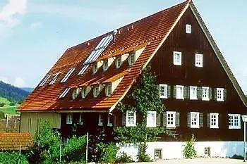 Gutshof-hotel Waldknechtshof מלון