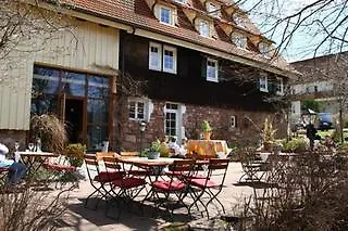Gutshof-hotel Waldknechtshof מלון
